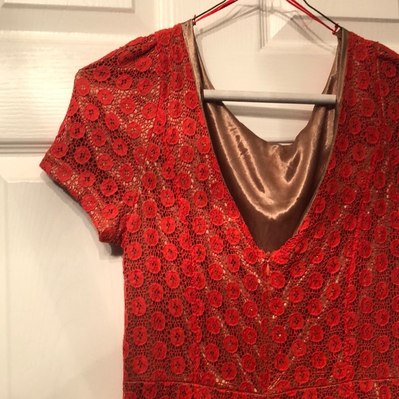 Orange dress with gold lining - Picture 3 of 3